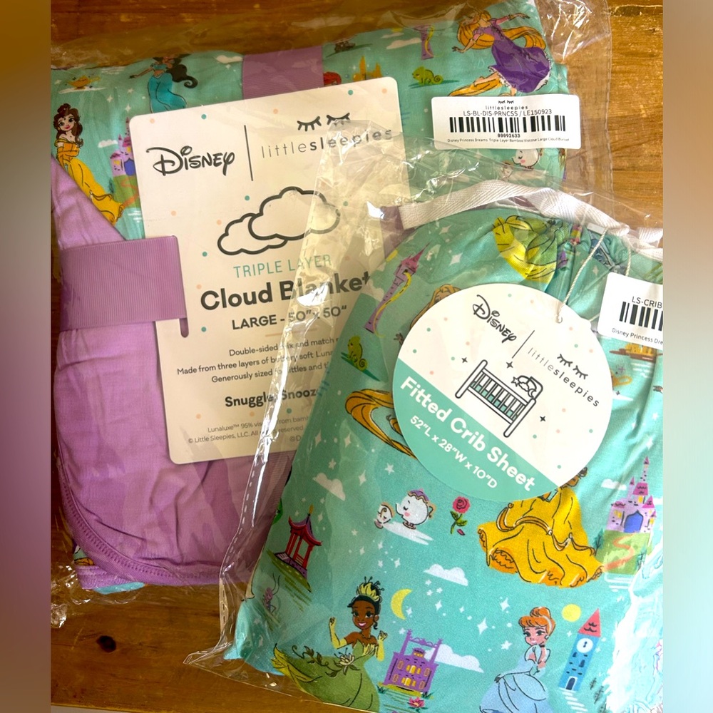 Little sleepies Disney princess dreams cloud blanket and crib sheet